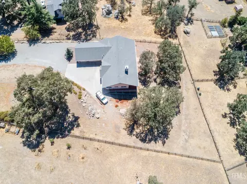 View/Area - 24181 Martingale Way, Tehachapi, CA 93561 photo 7 of 7