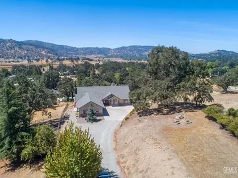 View/Area - 24181 Martingale Way, Tehachapi, CA 93561 photo 1 of 7