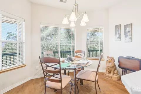 Dining - 24181 Martingale Way, Tehachapi, CA 93561 photo 1 of 2