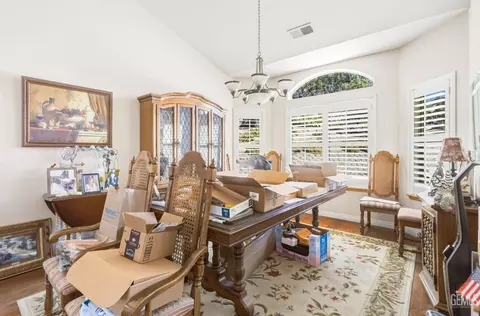 Dining - 24181 Martingale Way, Tehachapi, CA 93561 photo 2 of 2