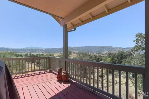 Exterior - 24181 Martingale Way, Tehachapi, CA 93561 photo 5 of 9