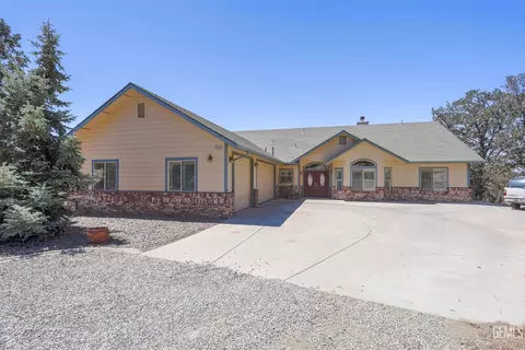 Exterior - 24181 Martingale Way, Tehachapi, CA 93561 photo 4 of 9