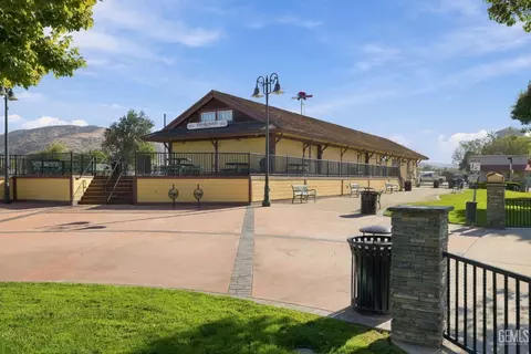 Exterior - 21250 Santa Maria Ct, Tehachapi, CA 93561 photo 1 of 3