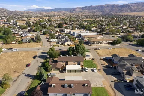 View/Area - 21250 Santa Maria Ct, Tehachapi, CA 93561 photo 8 of 8