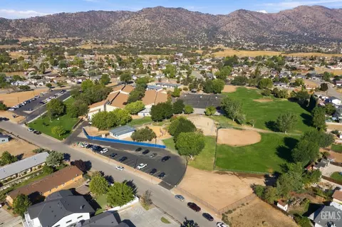 View/Area - 21250 Santa Maria Ct, Tehachapi, CA 93561 photo 7 of 8