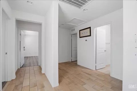 Entry Way - 5406 Mensen Dr, Bakersfield, CA 93313 photo 2 of 2