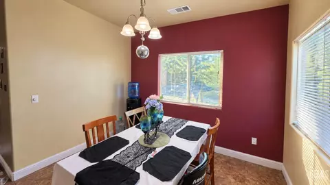 Dining - 2001 Bloomfield Ave, Wasco, CA 93280 photo 3 of 4