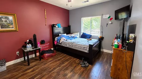 Bedroom - 2001 Bloomfield Ave, Wasco, CA 93280 photo 4 of 5