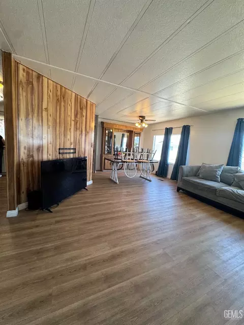 Dining - 6601 Eucalyptus Dr #231, Bakersfield, CA 93306 photo 4 of 4