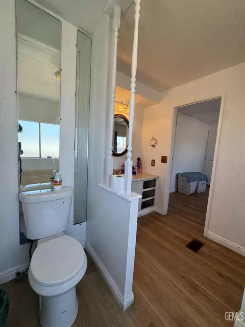 Bath - 6601 Eucalyptus Dr #231, Bakersfield, CA 93306 photo 4 of 6