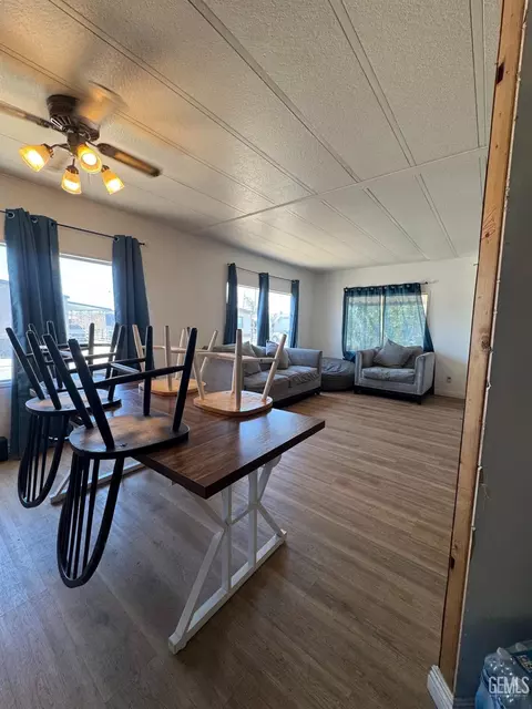 Dining - 6601 Eucalyptus Dr #231, Bakersfield, CA 93306 photo 2 of 4