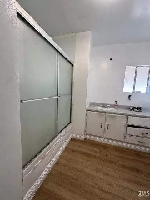 Bath - 6601 Eucalyptus Dr #231, Bakersfield, CA 93306 photo 1 of 6