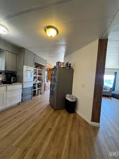 Kitchen - 6601 Eucalyptus Dr #231, Bakersfield, CA 93306 photo 7 of 7