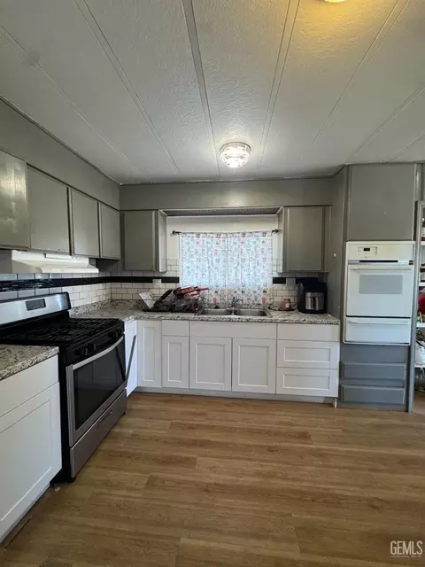 Kitchen - 6601 Eucalyptus Dr #231, Bakersfield, CA 93306 photo 2 of 7