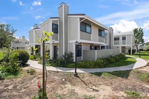 27120 Crossglade Ave #1, Canyon Country, CA 91351