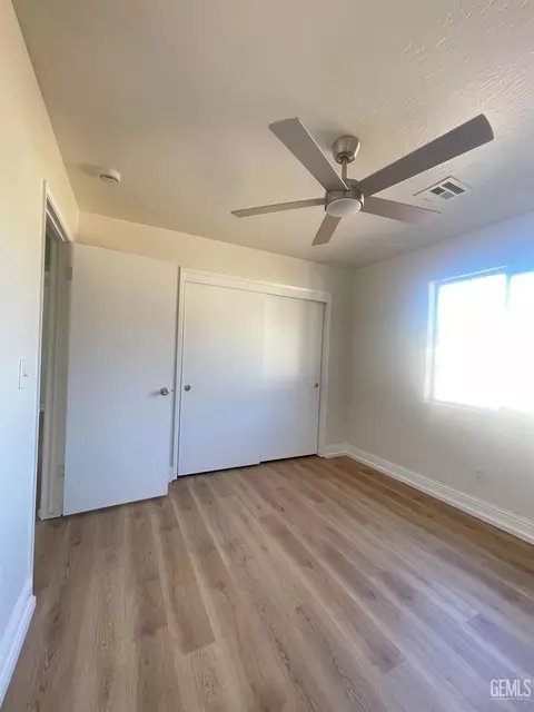 Bedroom - 23441 Lakeview Dr, Tehachapi, CA 93561 photo 2 of 5