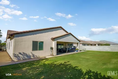 Exterior - 11702 Raindrop Ln, Bakersfield, CA 93311 photo 5 of 6