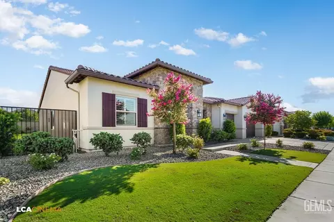 Exterior - 11702 Raindrop Ln, Bakersfield, CA 93311 photo 4 of 6