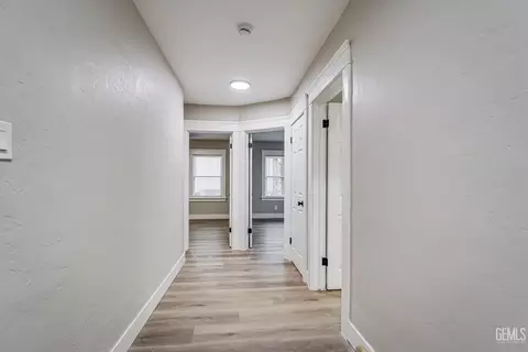 Entry Way - 2106 E St, Bakersfield, CA 93301 photo 2 of 2