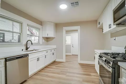 Kitchen - 2106 E St, Bakersfield, CA 93301 photo 1 of 2