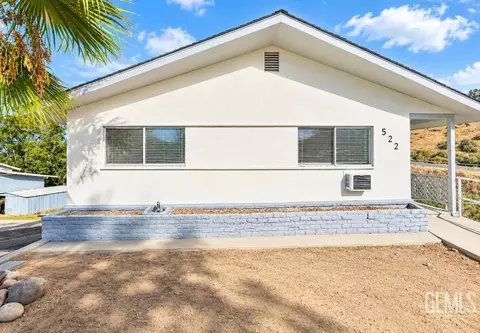 Exterior - 522 Garfield Ave, Taft, CA 93268 photo 3 of 4