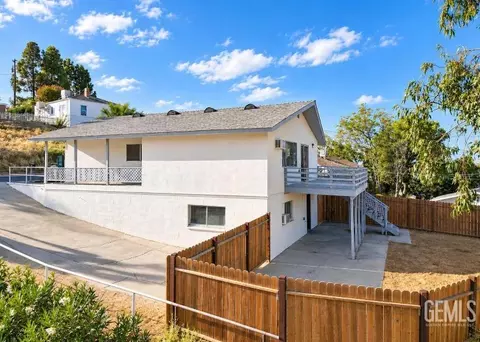 Other - 522 Garfield Ave, Taft, CA 93268 photo 2 of 6