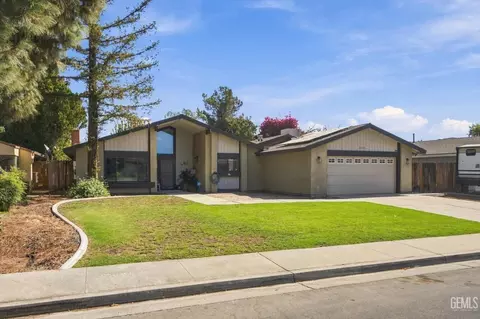 3112 Harrogate Ln, Bakersfield, CA 93309