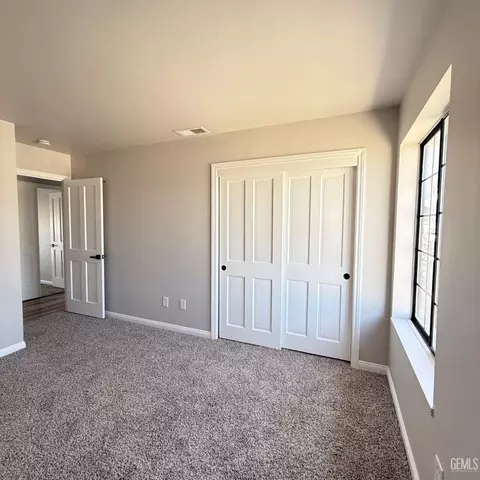 Bedroom - 20220 Mesa Dr, Tehachapi, CA 93561 photo 2 of 6