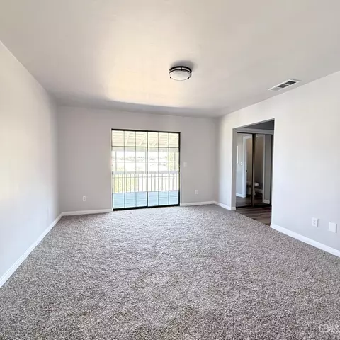 Bedroom - 20220 Mesa Dr, Tehachapi, CA 93561 photo 1 of 6