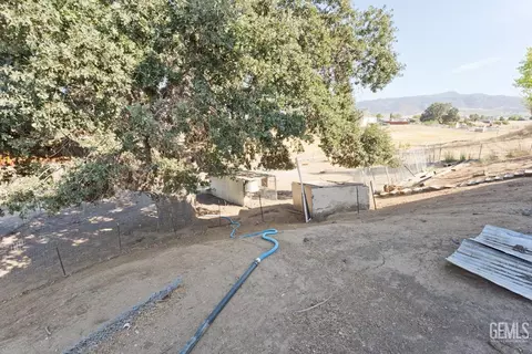 Exterior - 21540 Westwood Blvd, Tehachapi, CA 93561 photo 1 of 3