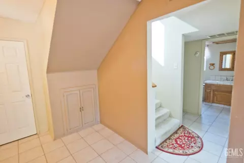 Entry Way - 21540 Westwood Blvd, Tehachapi, CA 93561 photo 1 of 1