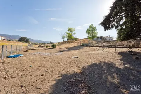 Exterior - 21540 Westwood Blvd, Tehachapi, CA 93561 photo 3 of 3