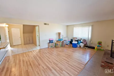 Living - 21540 Westwood Blvd, Tehachapi, CA 93561 photo 2 of 2