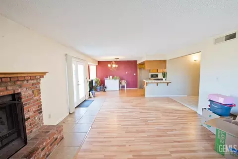 Living - 21540 Westwood Blvd, Tehachapi, CA 93561 photo 1 of 2