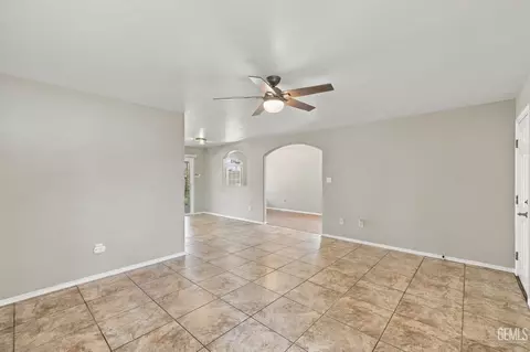 Living - 1208 Walnut St, Wasco, CA 93280 photo 2 of 7