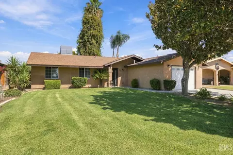 Exterior - 1208 Walnut St, Wasco, CA 93280 photo 2 of 9