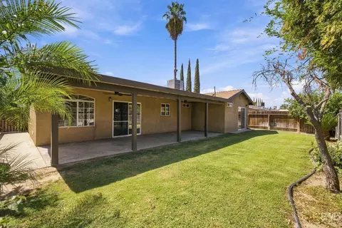 Exterior - 1208 Walnut St, Wasco, CA 93280 photo 7 of 9