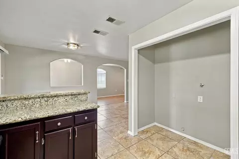 Entry Way - 1208 Walnut St, Wasco, CA 93280 photo 2 of 2