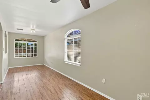 Living - 1208 Walnut St, Wasco, CA 93280 photo 4 of 7