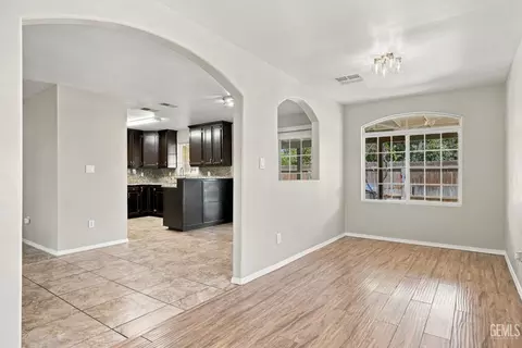 Entry Way - 1208 Walnut St, Wasco, CA 93280 photo 1 of 2