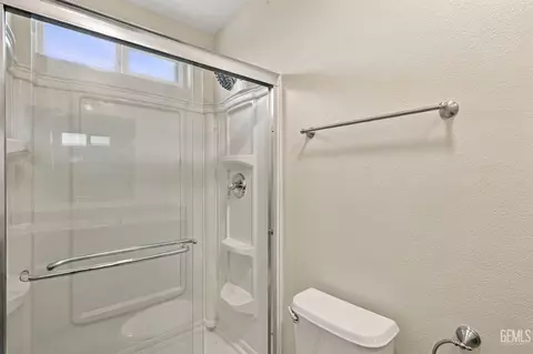 Bath - 1208 Walnut St, Wasco, CA 93280 photo 2 of 4