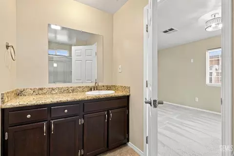 Bath - 1208 Walnut St, Wasco, CA 93280 photo 1 of 4