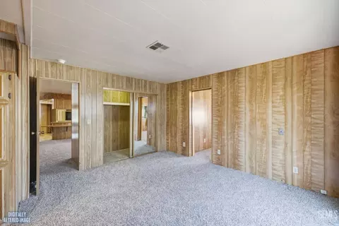 Living - 724 46th St, Bakersfield, CA 93301 photo 14 of 16
