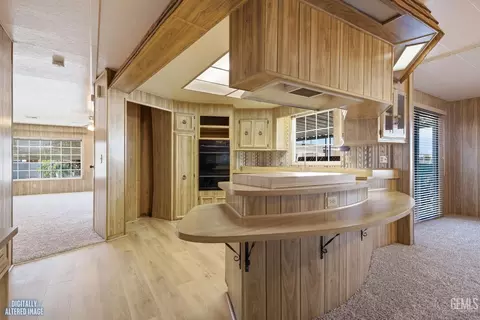 Kitchen - 724 46th St, Bakersfield, CA 93301 photo 3 of 10