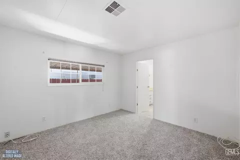 Bedroom - 724 46th St, Bakersfield, CA 93301 photo 5 of 6