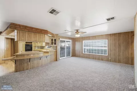 Living - 724 46th St, Bakersfield, CA 93301 photo 8 of 16