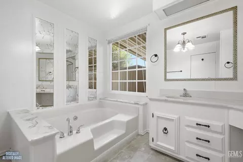 Bath - 724 46th St, Bakersfield, CA 93301 photo 2 of 4