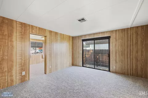 Living - 724 46th St, Bakersfield, CA 93301 photo 13 of 16