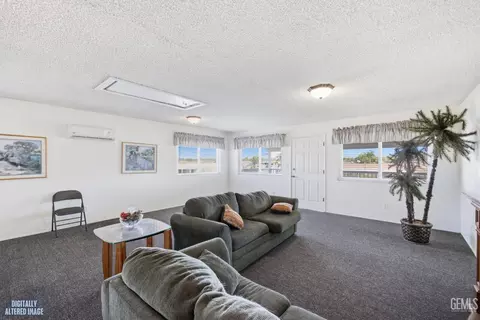 Living - 724 46th St, Bakersfield, CA 93301 photo 16 of 16
