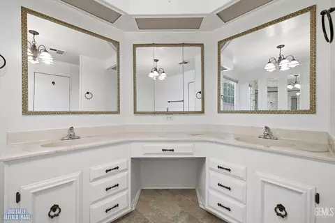 Bath - 724 46th St, Bakersfield, CA 93301 photo 3 of 4